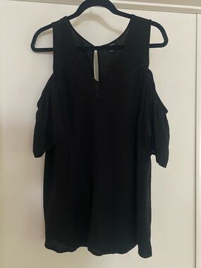 torrid Black Cold-Shoulder V-Neck Top